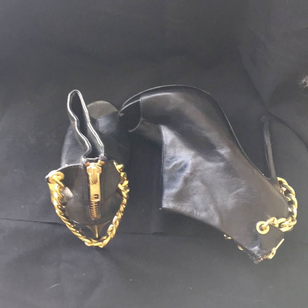 Shoes - Picture 2 of 3